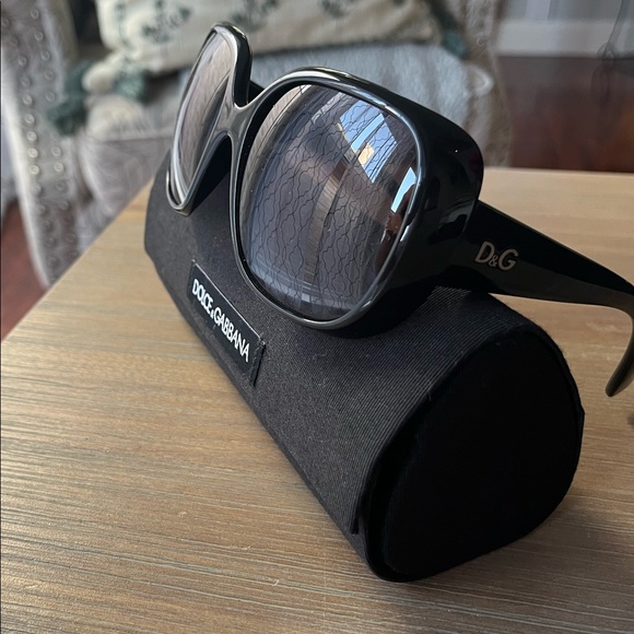 DOLCE& GABBANA black sun glasses - Picture 2 of 3